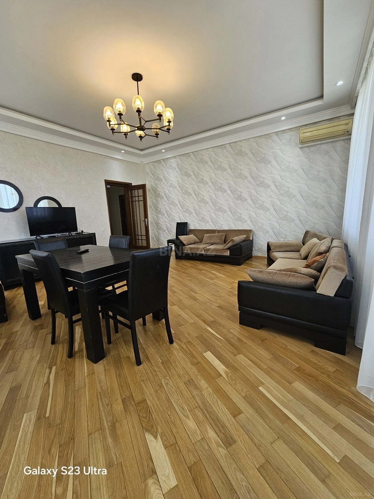 Kirayə verilir 3 otaqlı mənzil 142 m²