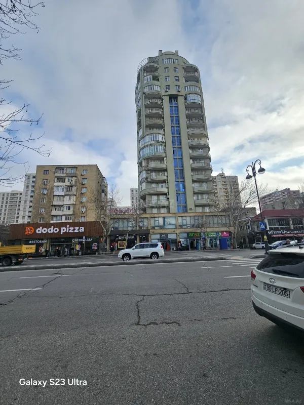 Kirayə verilir 3 otaqlı mənzil 142 m²