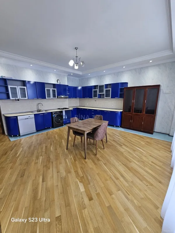 Kirayə verilir 3 otaqlı mənzil 142 m²