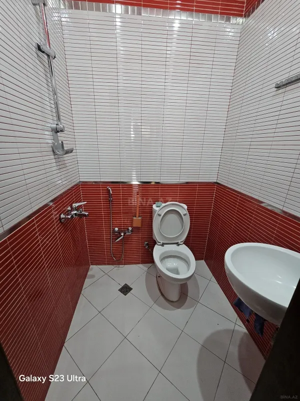 Kirayə verilir 3 otaqlı mənzil 142 m²