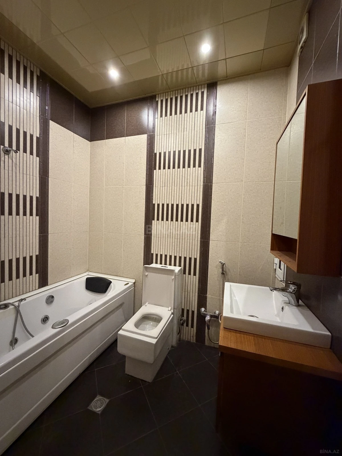 Satılır 3 otaqlı mənzil 85 m²