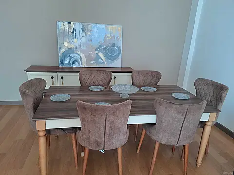 Kirayə verilir 2 otaqlı mənzil 90 m²