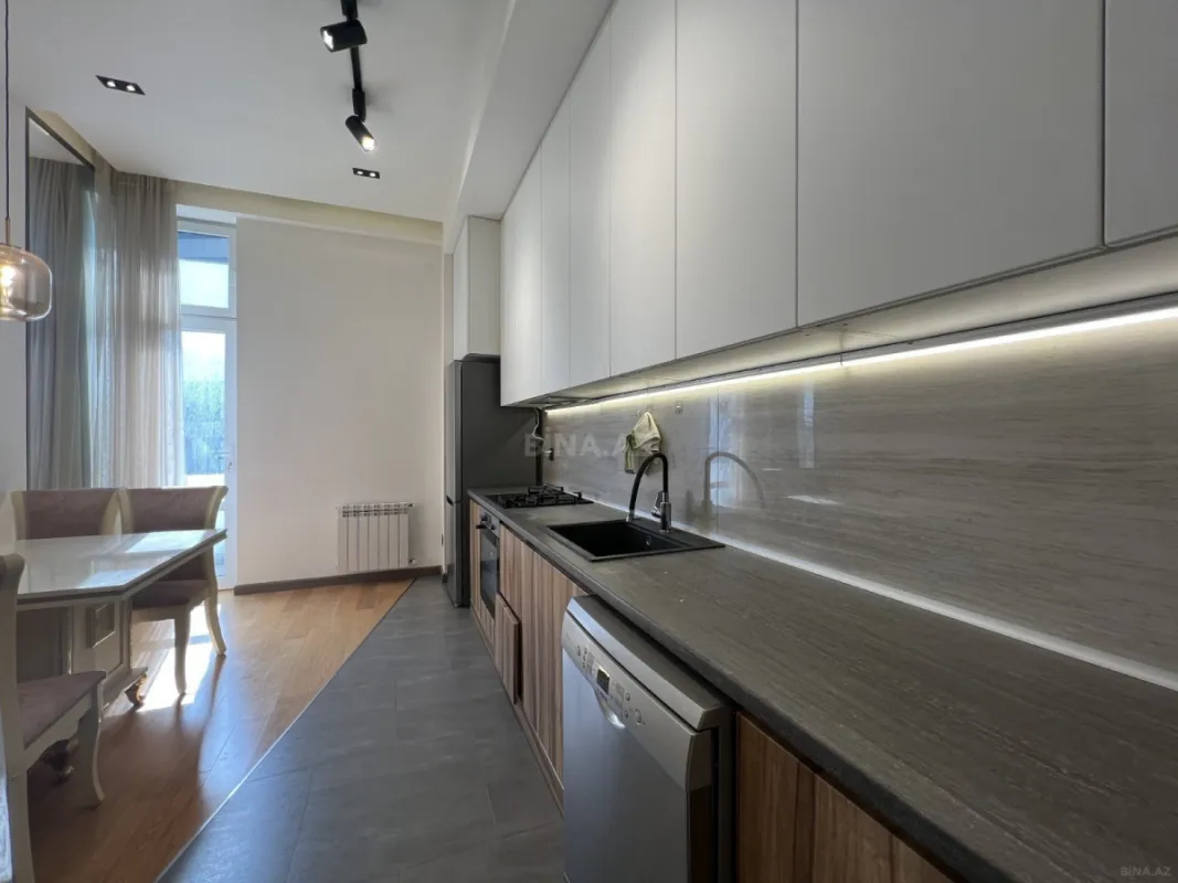 Kirayə verilir 2 otaqlı mənzil 90 m²