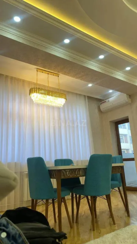 Satılır 2 otaqlı mənzil 77 m²