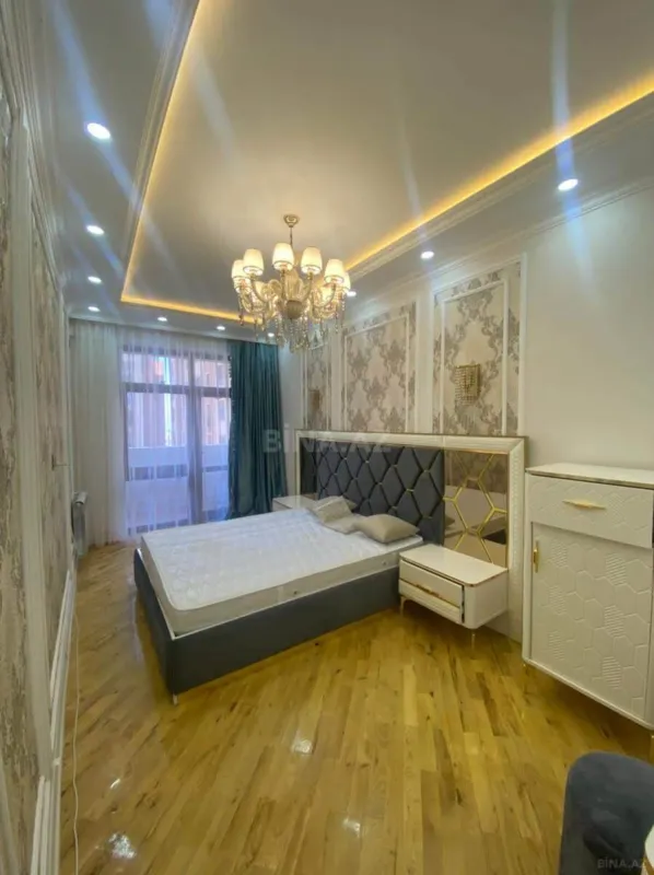 Satılır 2 otaqlı mənzil 77 m²