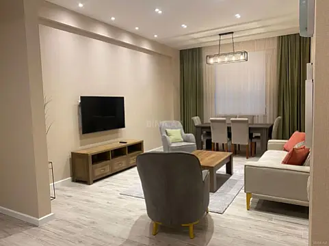 Kirayə verilir 3 otaqlı mənzil 126 m²