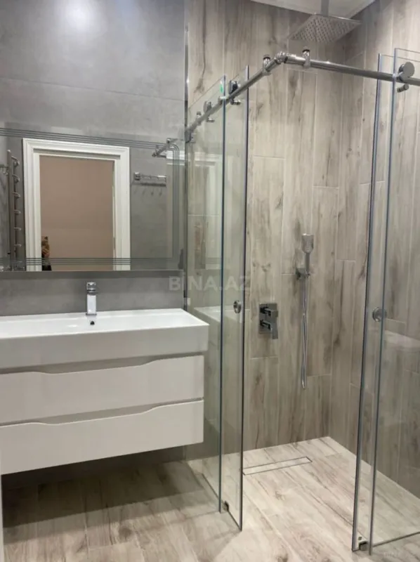 Kirayə verilir 3 otaqlı mənzil 126 m²