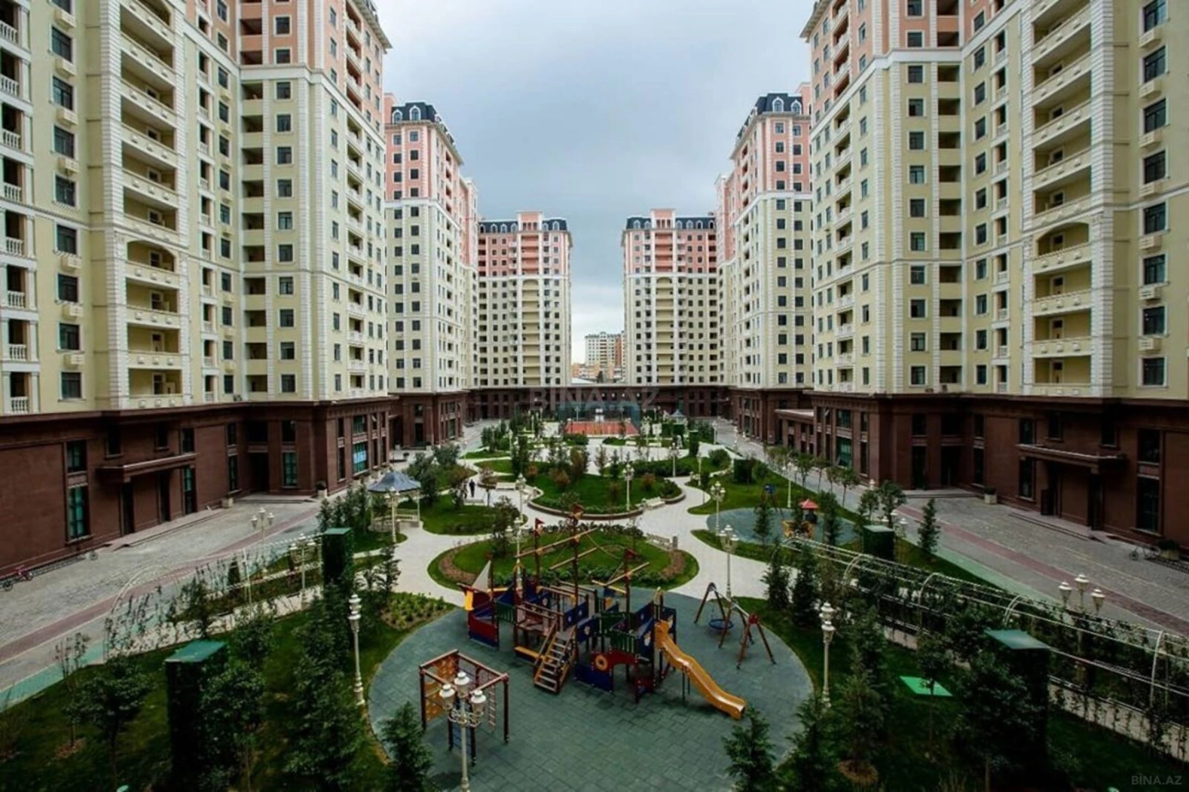 Kirayə verilir 3 otaqlı mənzil 126 m²