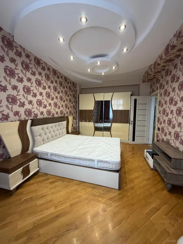 Satılır 3 otaqlı mənzil 110 m²