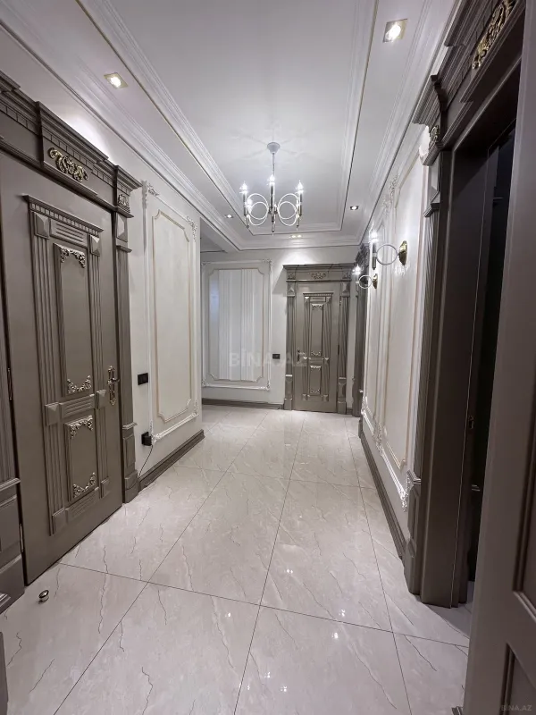 Satılır 3 otaqlı mənzil 160 m²