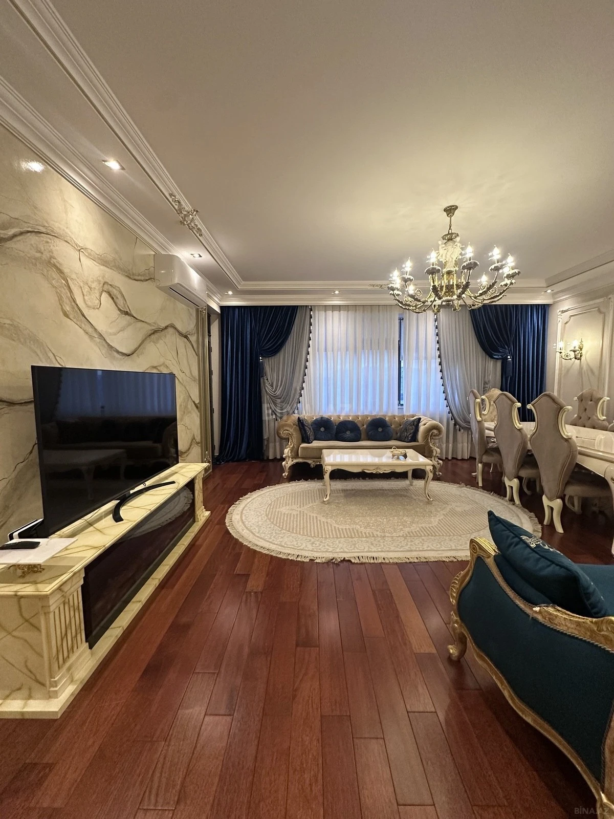 Satılır 3 otaqlı mənzil 160 m²