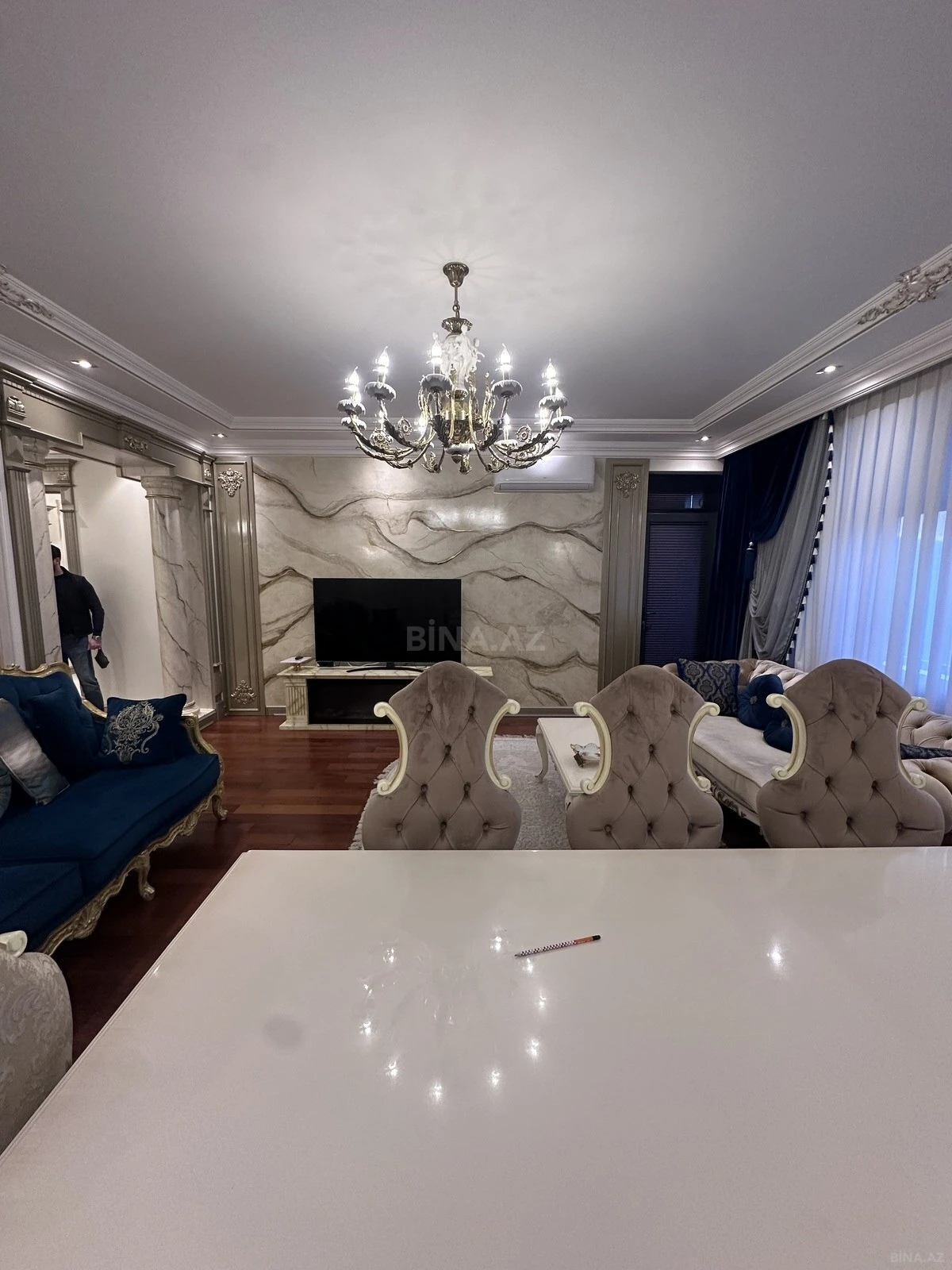 Satılır 3 otaqlı mənzil 160 m²