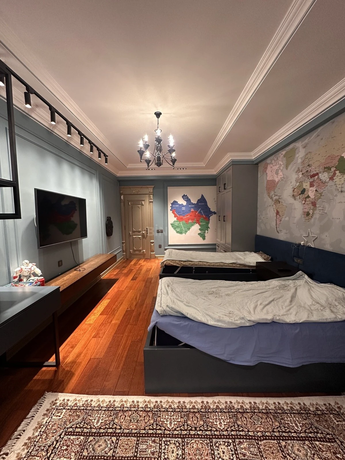 Satılır 3 otaqlı mənzil 160 m²