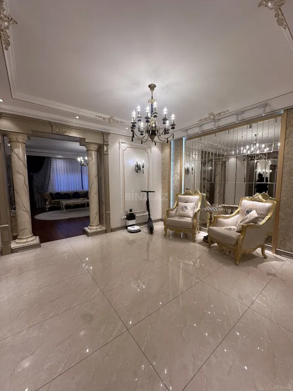 Satılır 3 otaqlı mənzil 160 m²