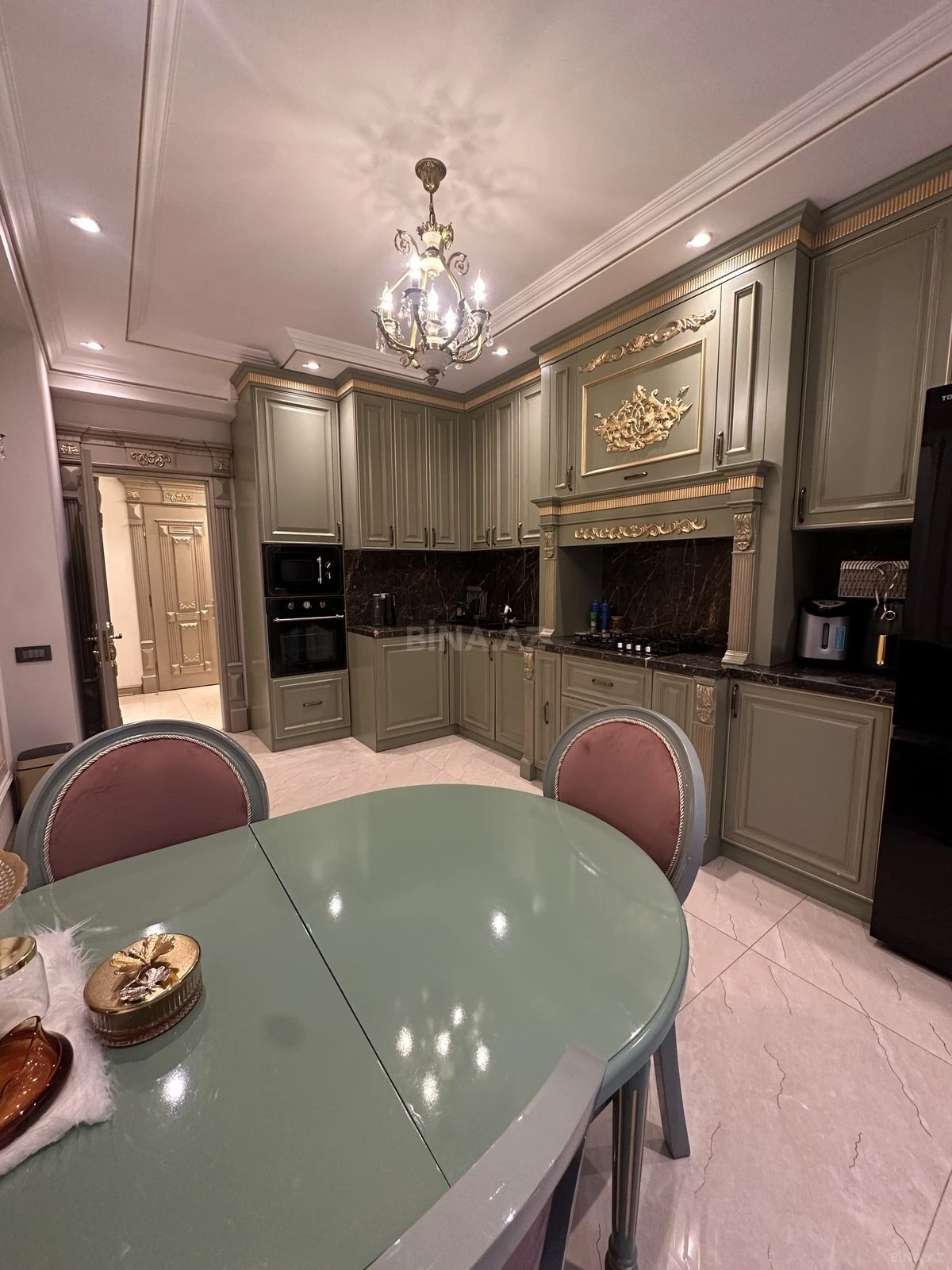 Satılır 3 otaqlı mənzil 160 m²