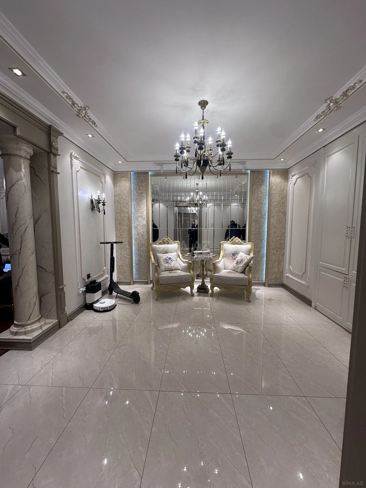 Satılır 3 otaqlı mənzil 160 m²