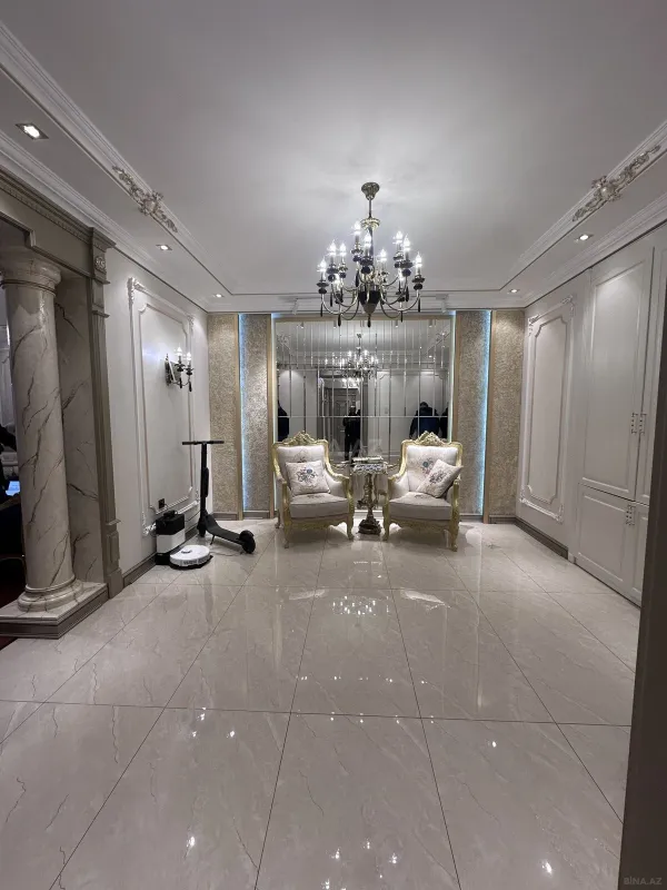 Satılır 3 otaqlı mənzil 160 m²