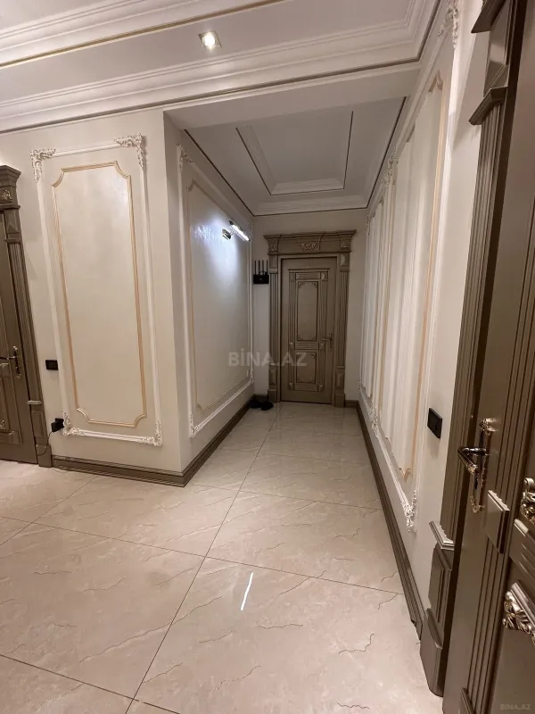 Satılır 3 otaqlı mənzil 160 m²