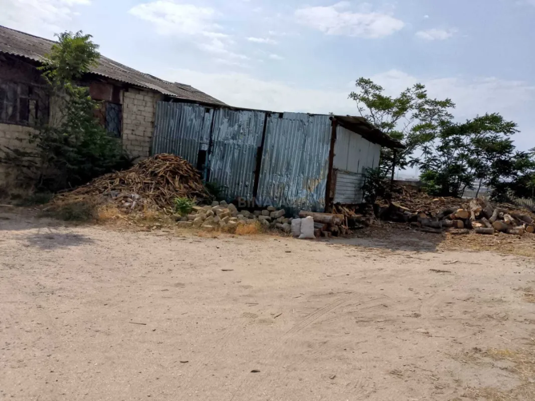 Satılır torpaq sahəsi 180 m²