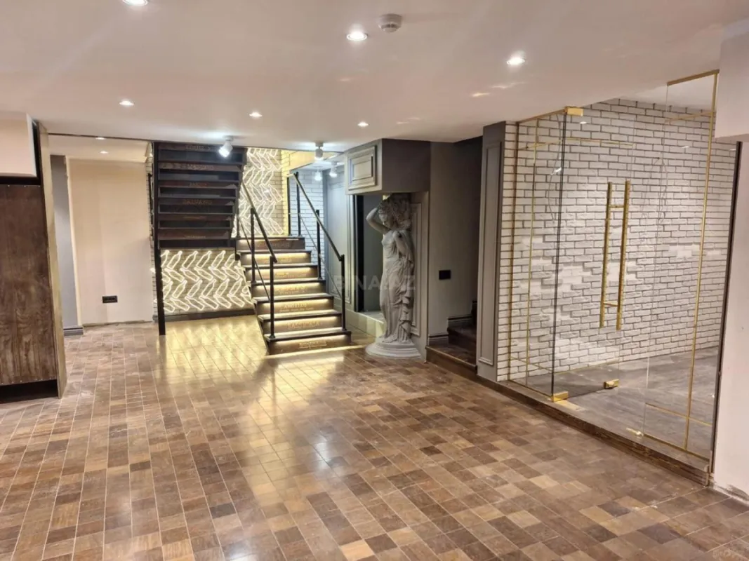 Kirayə verilir obyekt 160 m²