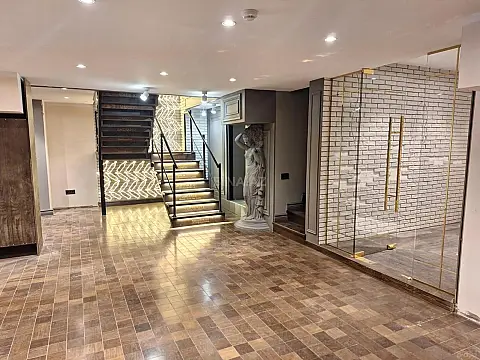 Kirayə verilir obyekt 160 m²