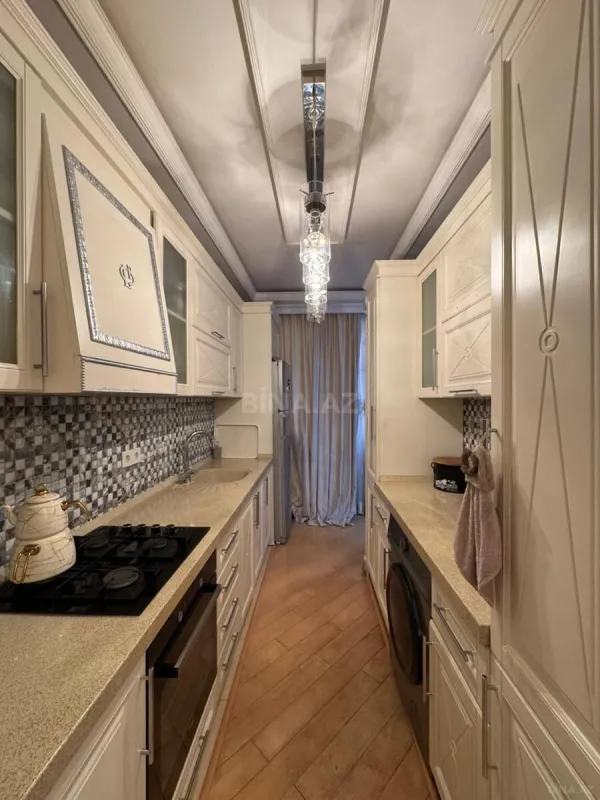 Satılır 4 otaqlı mənzil 110 m²