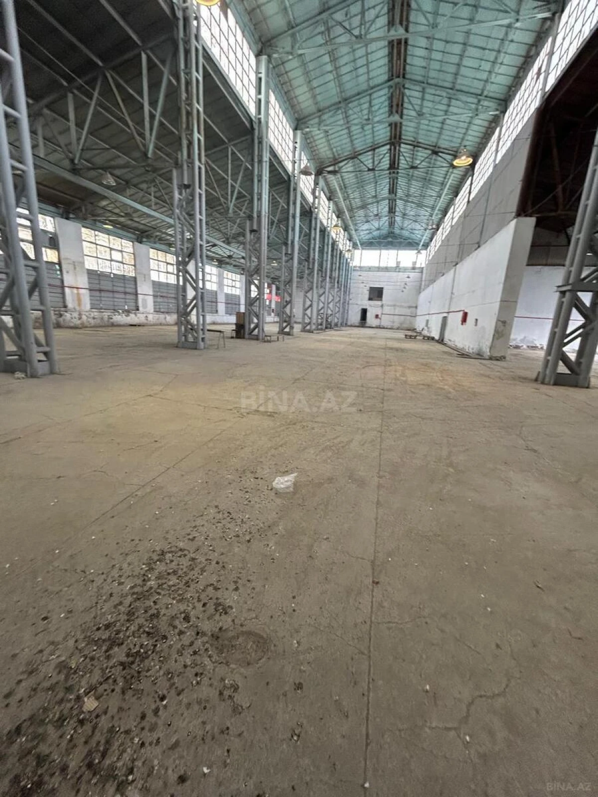 Kirayə verilir obyekt 1800 m²