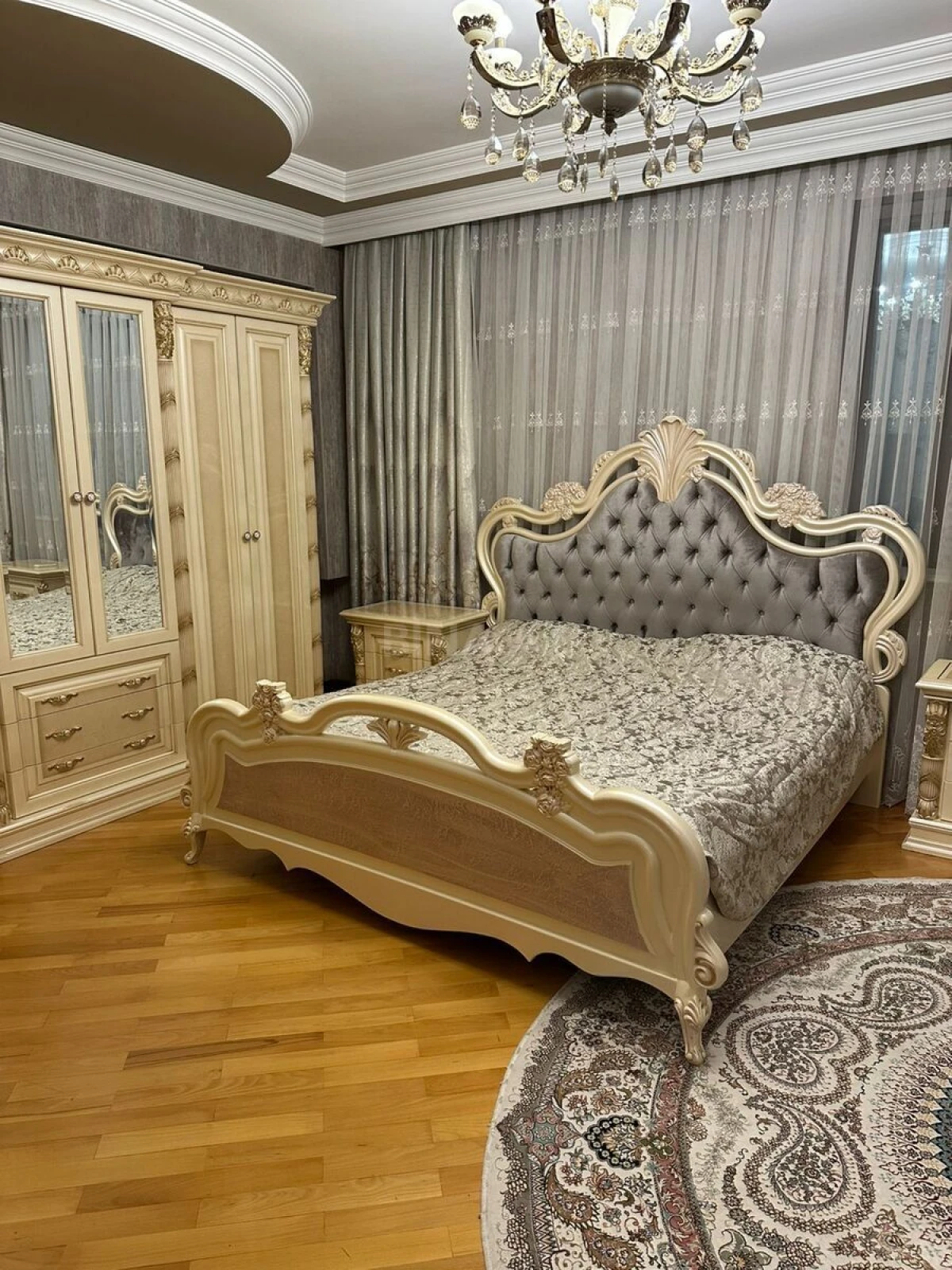 Satılır 6 otaqlı həyət evi 600 m²