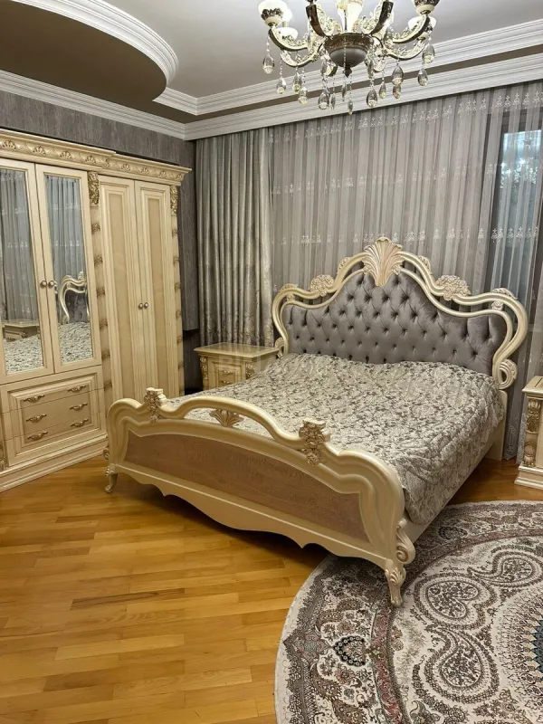 Satılır 6 otaqlı həyət evi 600 m²