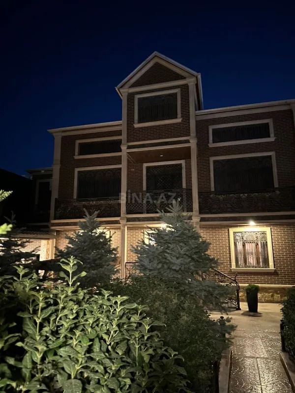 Satılır 6 otaqlı həyət evi 600 m²