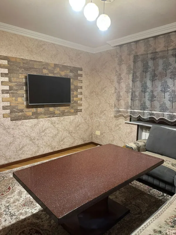 Satılır 6 otaqlı həyət evi 600 m²