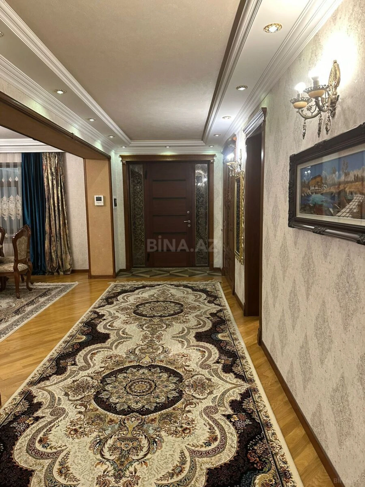 Satılır 6 otaqlı həyət evi 600 m²