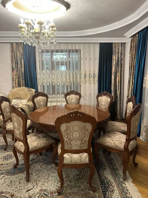 Satılır 6 otaqlı həyət evi 600 m²