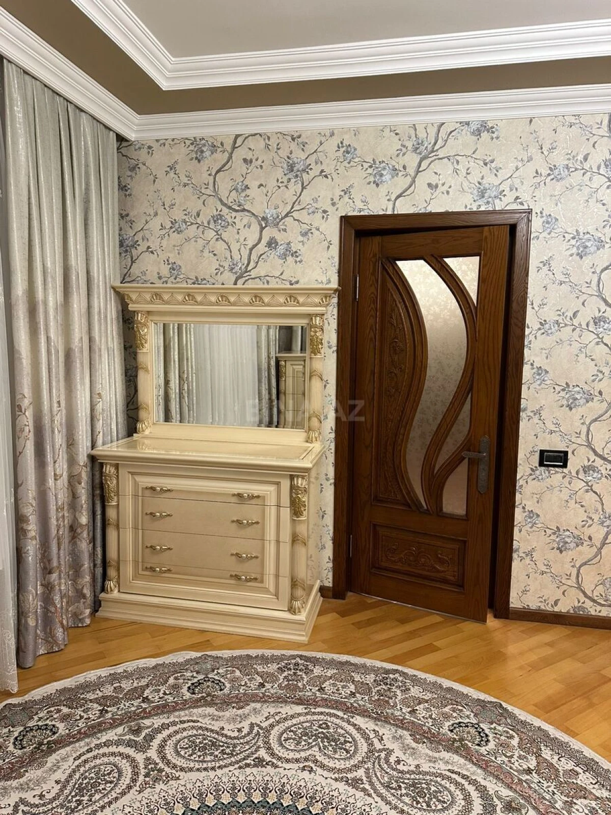 Satılır 6 otaqlı həyət evi 600 m²