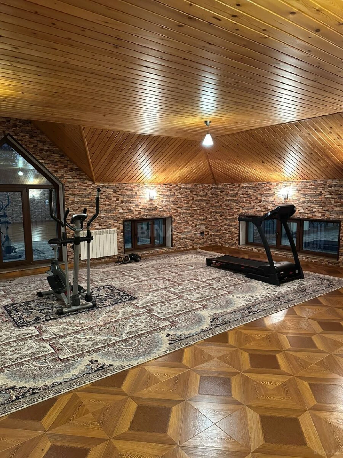 Satılır 6 otaqlı həyət evi 600 m²