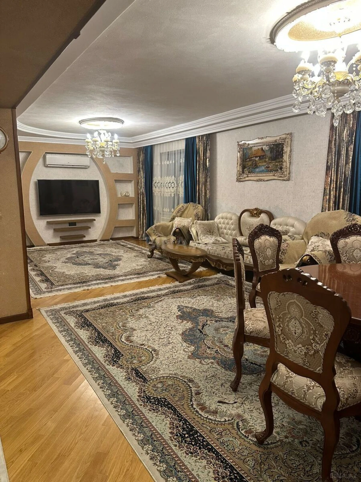 Satılır 6 otaqlı həyət evi 600 m²
