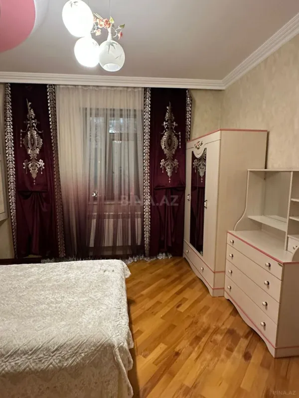 Satılır 6 otaqlı həyət evi 600 m²