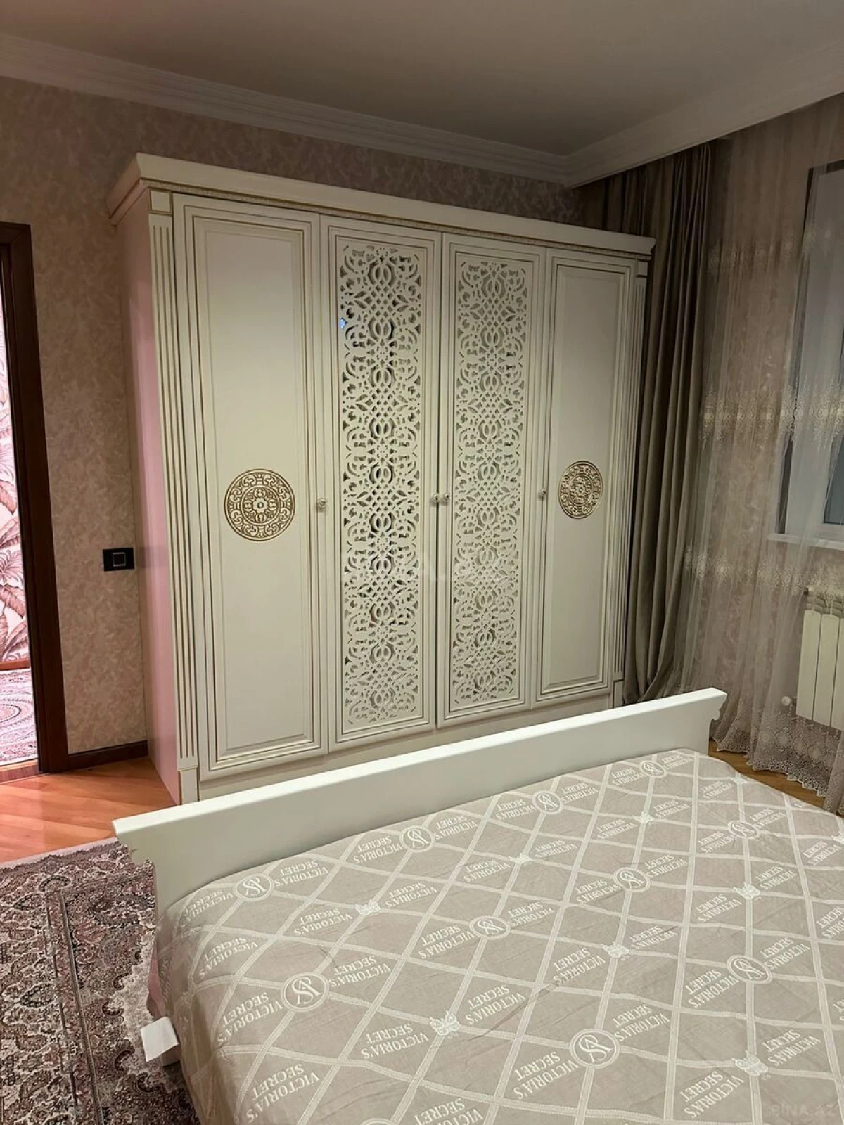 Satılır 6 otaqlı həyət evi 600 m²