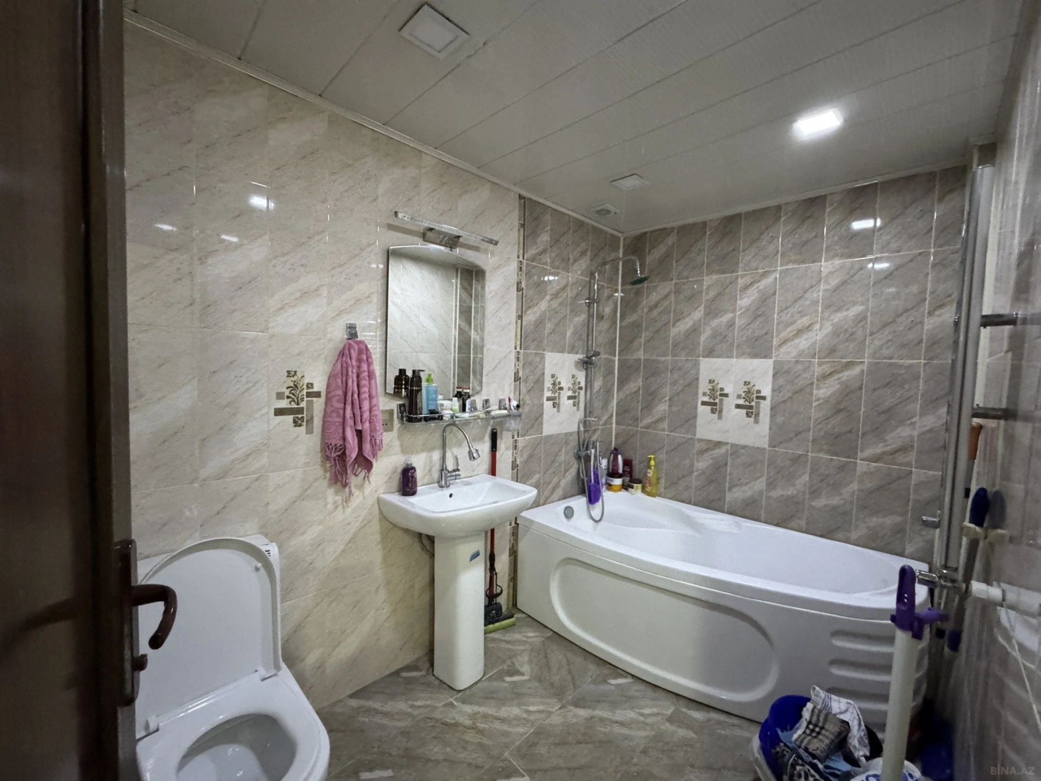 Satılır 2 otaqlı mənzil 57 m²