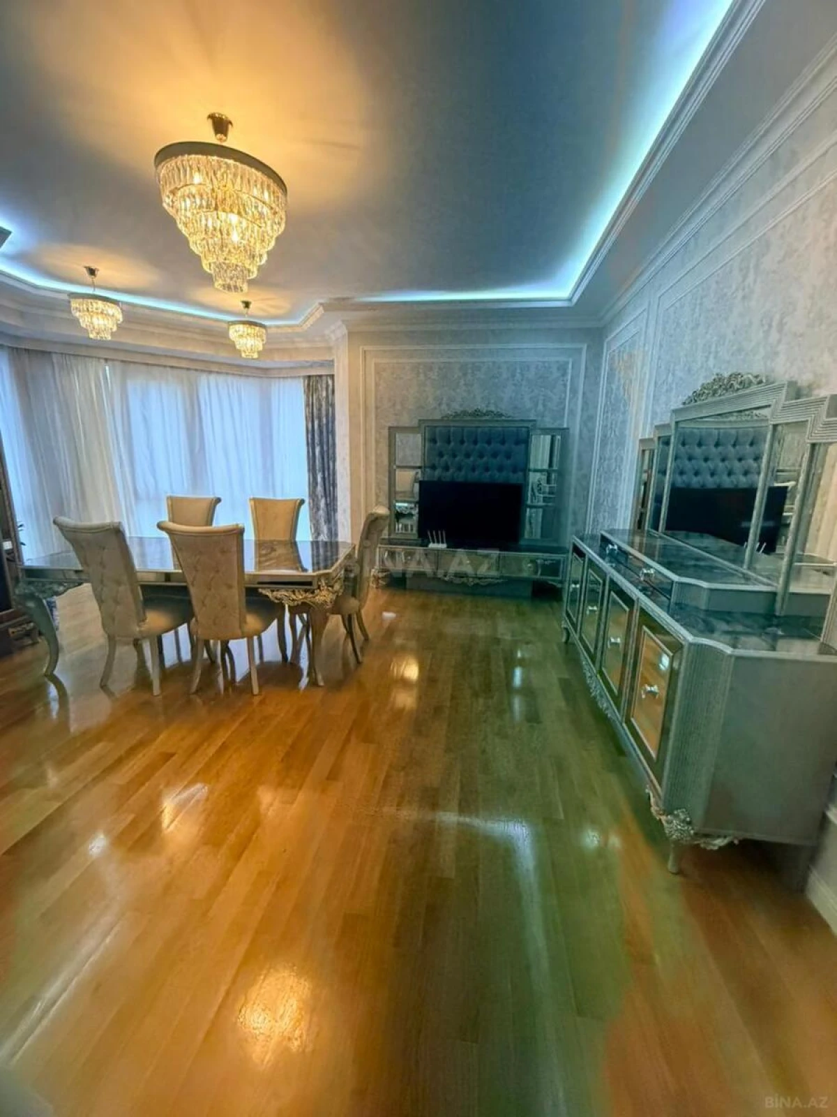 Kirayə verilir 2 otaqlı mənzil 126 m²