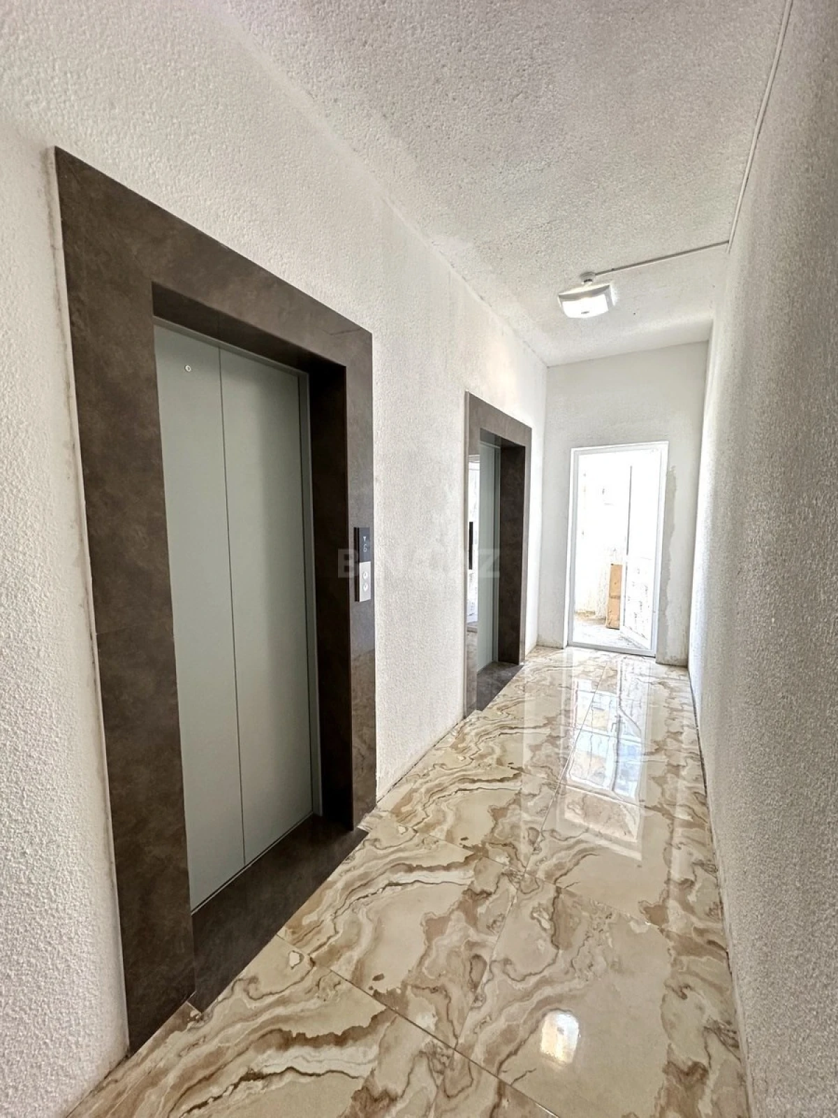 Satılır 3 otaqlı mənzil 125 m²