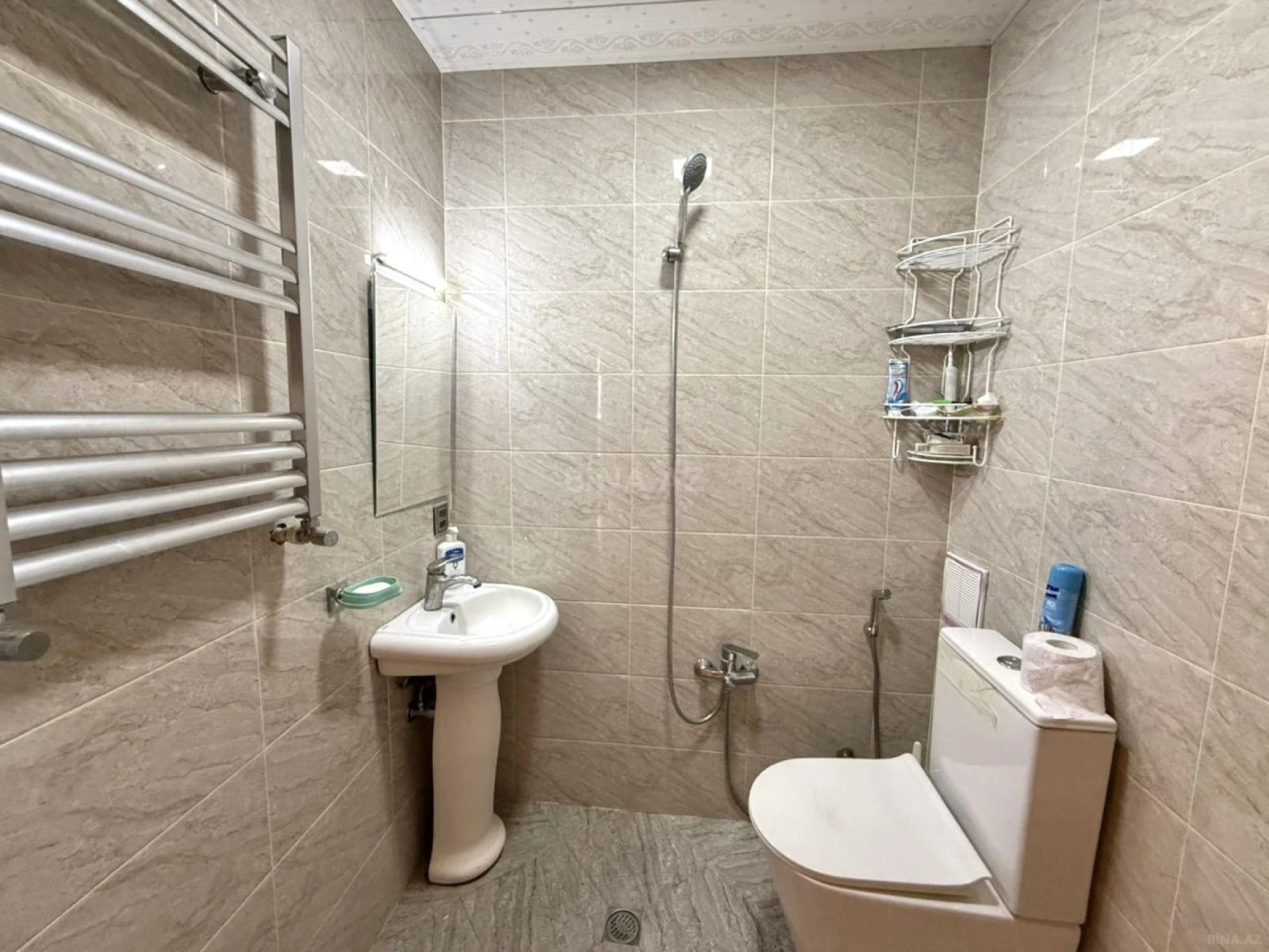 Satılır 3 otaqlı mənzil 125 m²