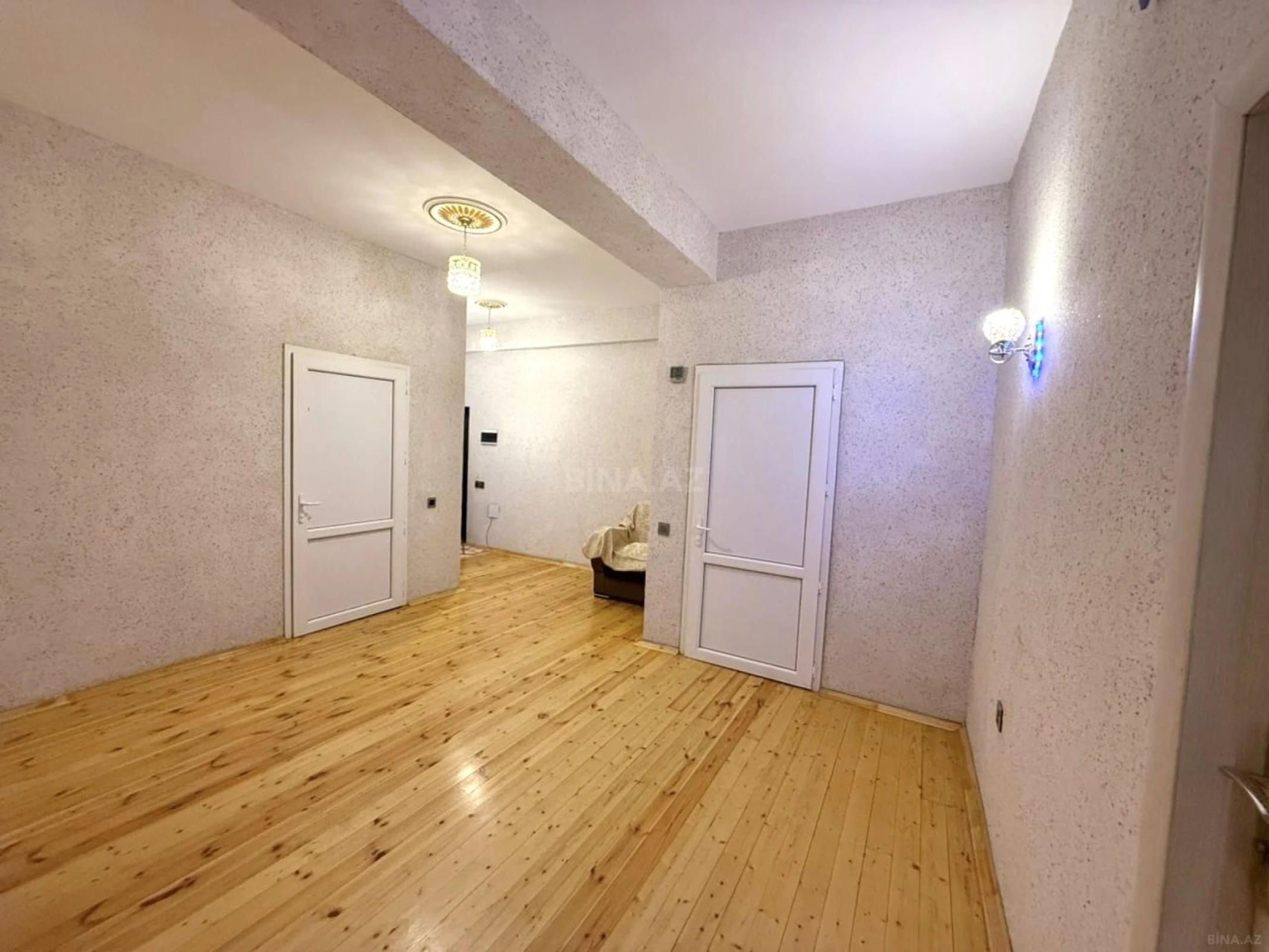 Satılır 3 otaqlı mənzil 125 m²