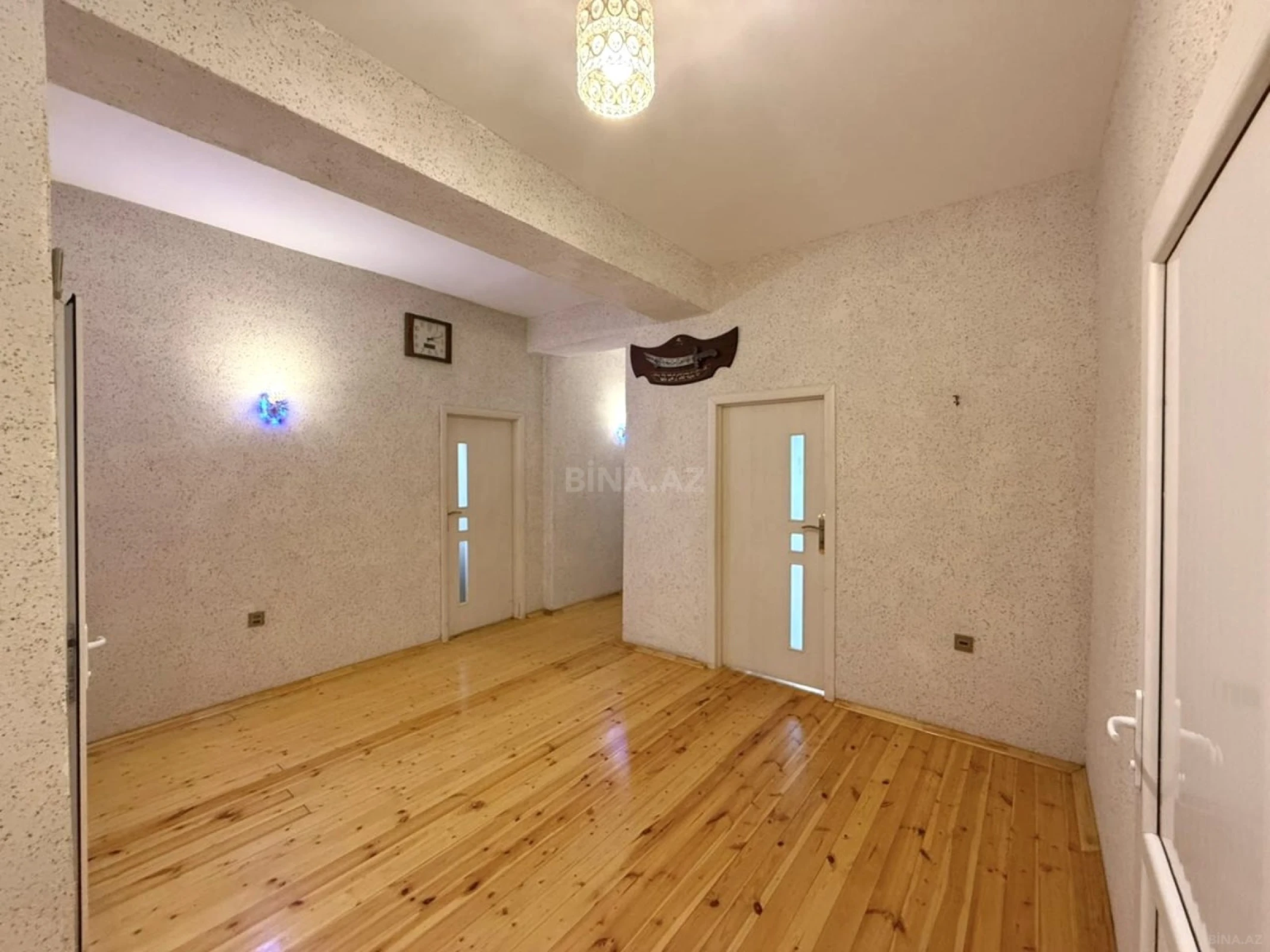 Satılır 3 otaqlı mənzil 125 m²