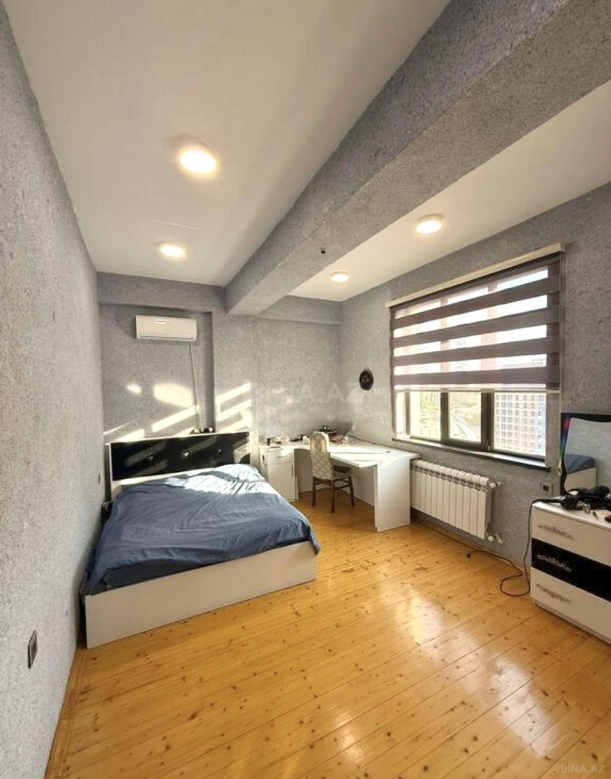 Satılır 3 otaqlı mənzil 125 m²