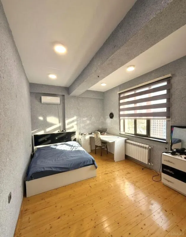 Satılır 3 otaqlı mənzil 125 m²