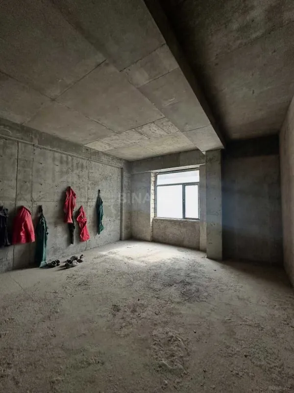 Satılır 4 otaqlı mənzil 161 m²