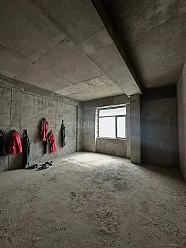 Satılır 4 otaqlı mənzil 161 m²