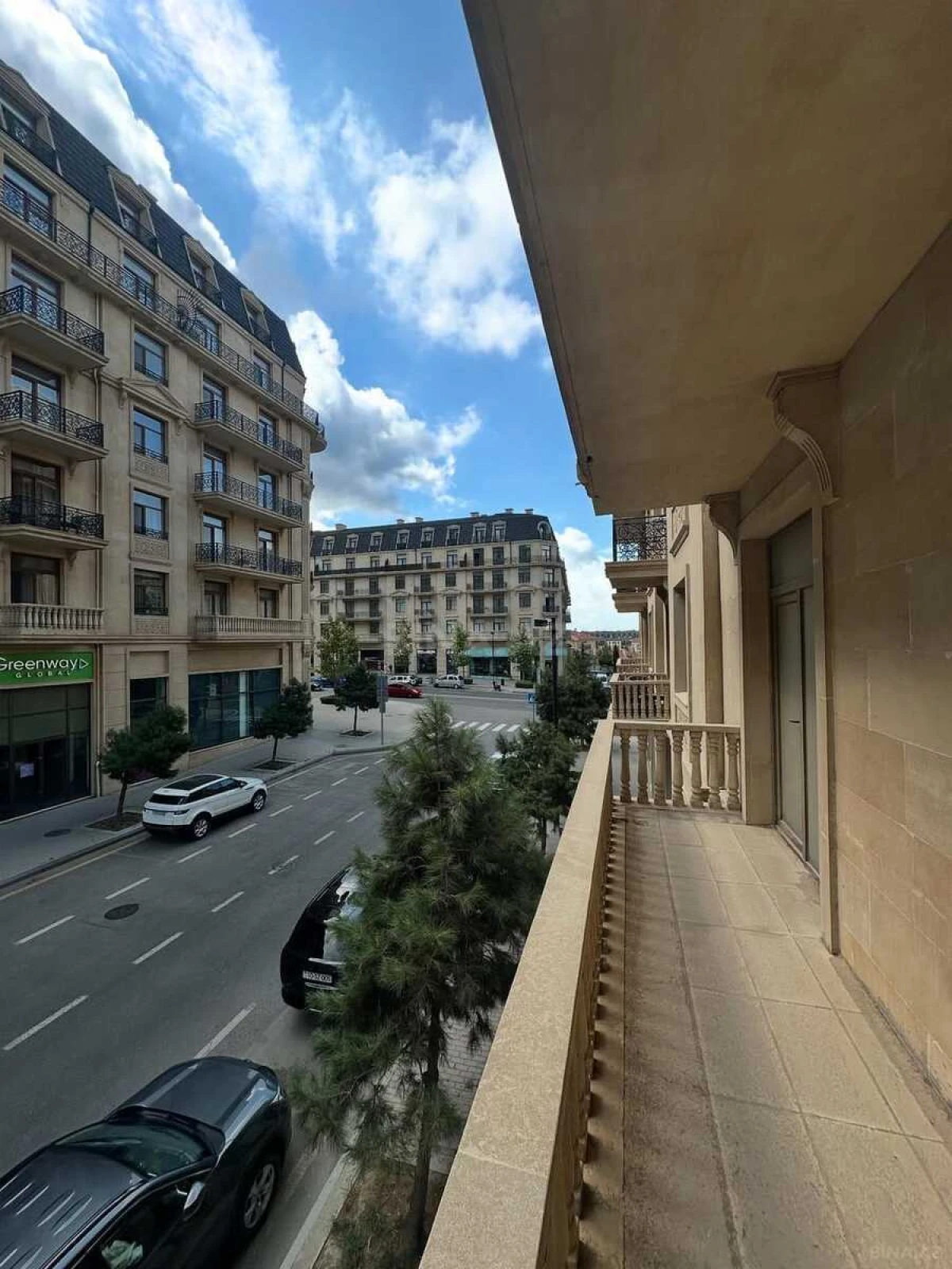 Satılır 4 otaqlı mənzil 161 m²