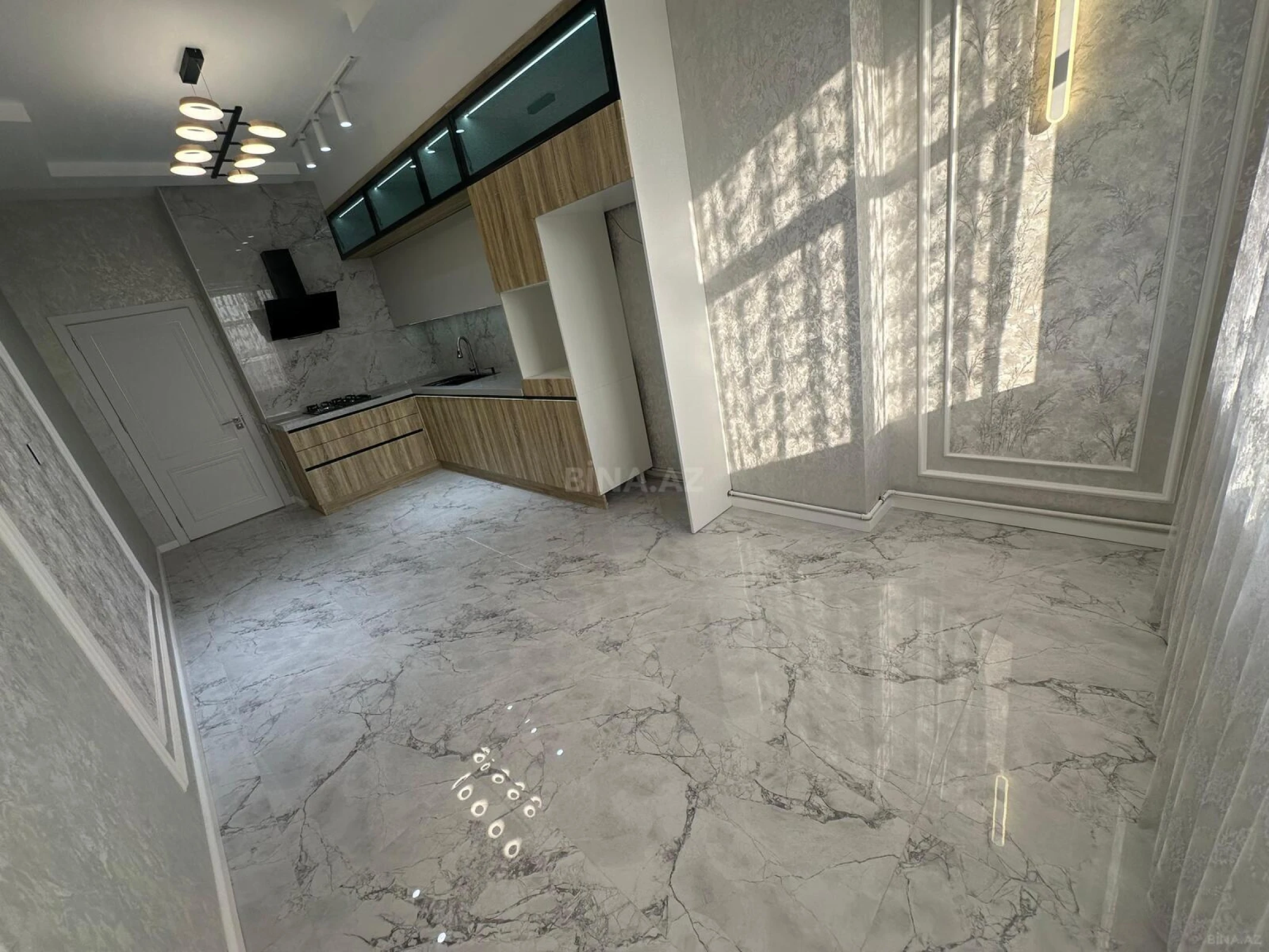 Satılır 3 otaqlı mənzil 120 m²